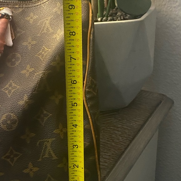 Authentic Louis Vuitton bag - Picture 9 of 12
